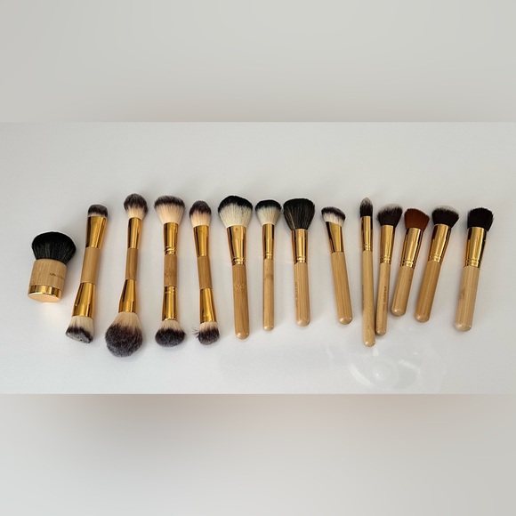 Spa sister make up brushes - Picture 1 of 1